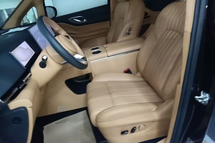 Used VOYAH Dream 2025 PHEV Four-Wheel-Drive Flagship Kunpeng Edition Left Front Seat