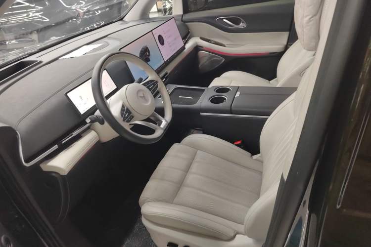 Used VOYAH Dream 2025 EV Four-Wheel Drive Flagship Kunpeng Edition Left Front Seat