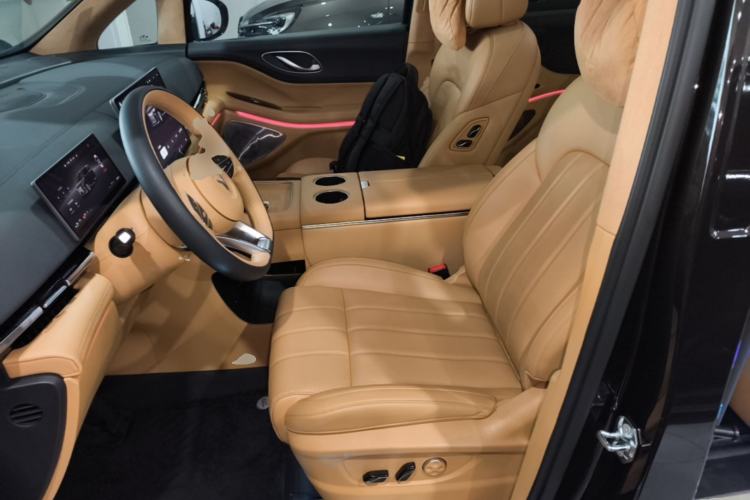 Used VOYAH Dream 2025 PHEV Four-Wheel Drive Prestige Qiankun Edition Left Front Seat