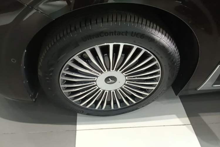 Used VOYAH Dream 2025 PHEV Four-Wheel Drive Prestige Kunpeng Edition Left Front Wheel Hub