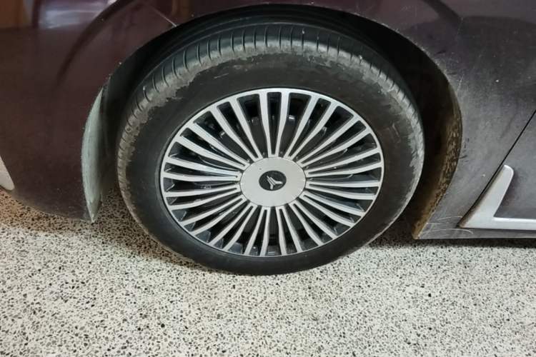 Used VOYAH Dream 2025 PHEV Four-Wheel Drive Prestige Kunpeng Edition Left Front Wheel Hub
