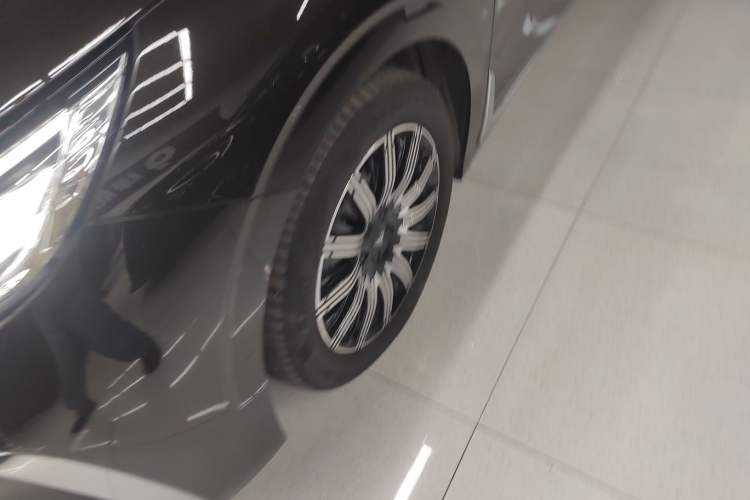 Used VOYAH Dream 2025 EV Four-Wheel Drive Flagship Kunpeng Edition Left Front Wheel Hub