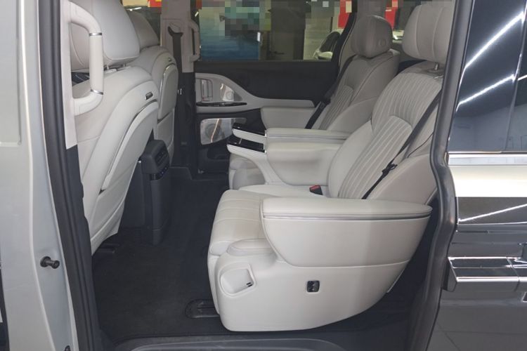 Used VOYAH Dream 2025 PHEV Four-Wheel-Drive Flagship Version – Qiankun Edition Left Rear Seat