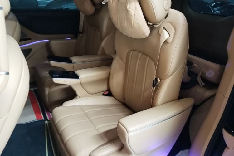 Used VOYAH Dream 2025 PHEV Four-Wheel Drive Prestige Kunpeng Edition Left Rear Seat