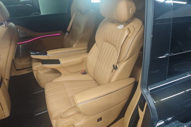 Used VOYAH Dream 2025 PHEV Four-Wheel-Drive Flagship Kunpeng Edition Left Rear Seat