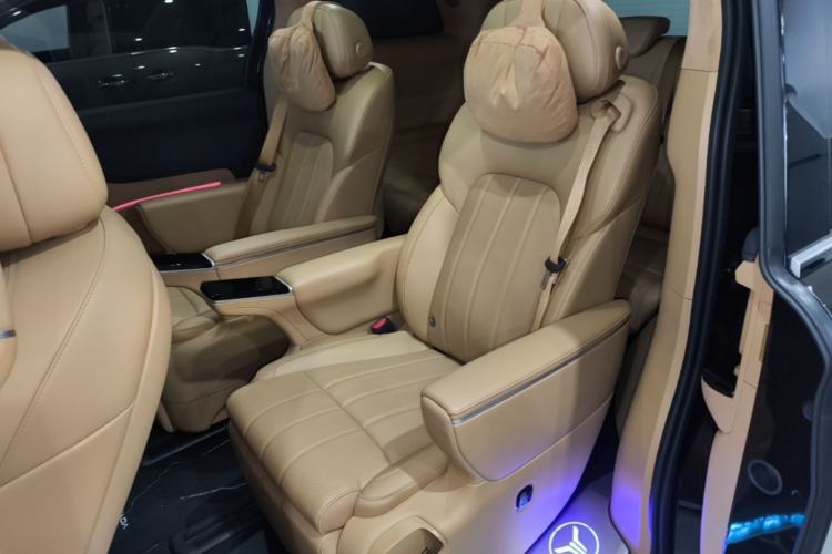 Used VOYAH Dream 2025 PHEV Four-Wheel Drive Prestige Qiankun Edition Left Rear Seat