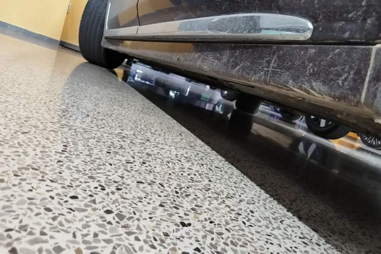 Used VOYAH Dream 2025 PHEV Four-Wheel Drive Prestige Kunpeng Edition Left Side Sill