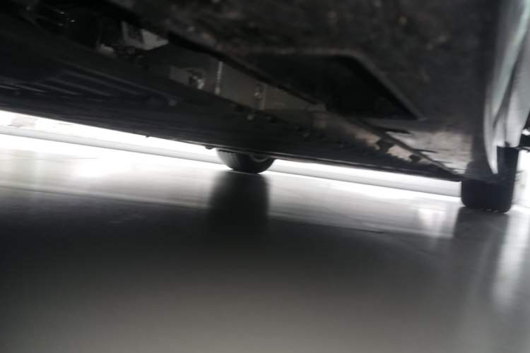 Used VOYAH Dream 2025 PHEV Four-Wheel-Drive Flagship Kunpeng Edition Left Side Sill