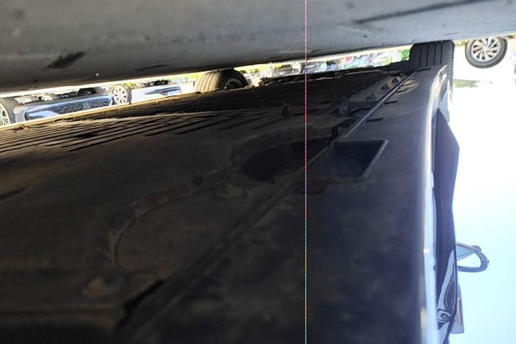 Used VOYAH Dream 2025 PHEV Four-Wheel-Drive Flagship Kunpeng Edition Left Side Sill