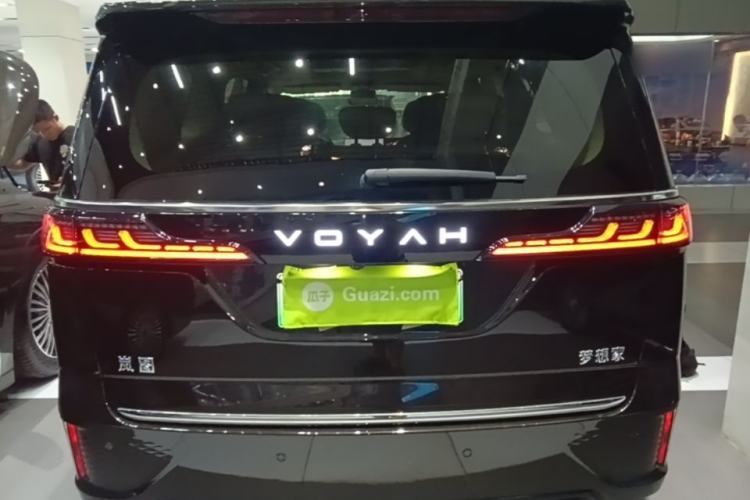 Used VOYAH Dream 2025 PHEV Four-Wheel Drive Prestige Kunpeng Edition Rear