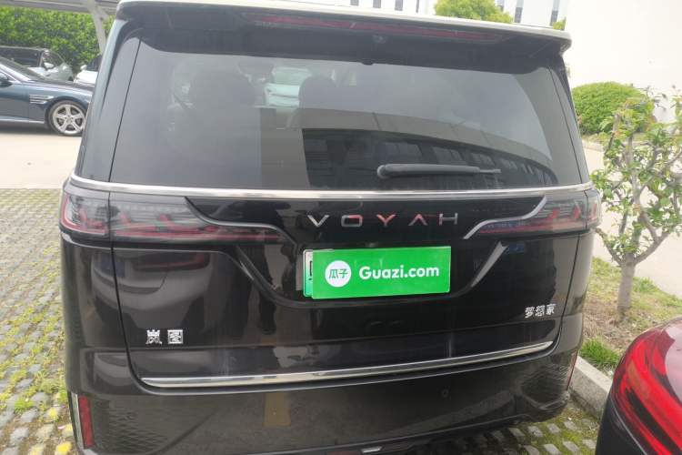 Used VOYAH Dream 2025 PHEV Four-Wheel-Drive Flagship Version – Qiankun Edition Rear