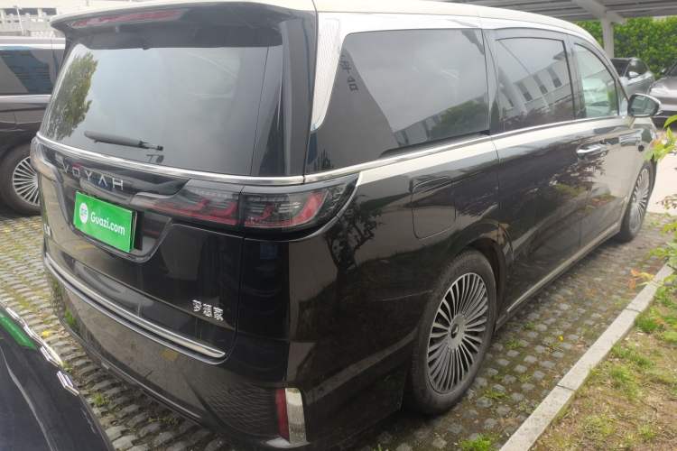 Used VOYAH Dream 2025 PHEV Four-Wheel-Drive Flagship Version – Qiankun Edition Rear Right 45 Deg