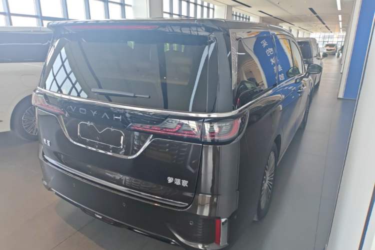 Used VOYAH Dream 2025 PHEV Four-Wheel-Drive Flagship Kunpeng Edition Rear Right 45 Deg
