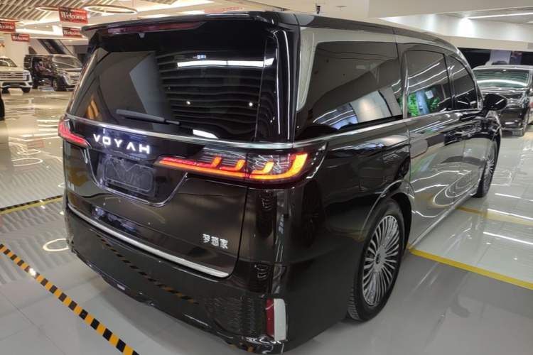 Used VOYAH Dream 2025 PHEV Four-Wheel-Drive Flagship Version – Qiankun Edition Rear Right 45 Deg