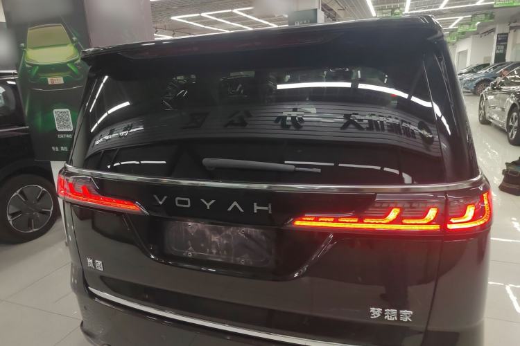 Used VOYAH Dream 2025 EV Four-Wheel Drive Flagship Kunpeng Edition Rear