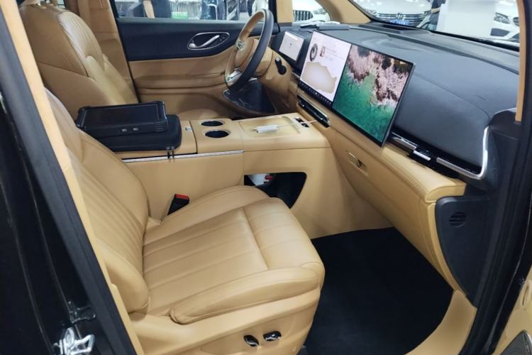 Used VOYAH Dream 2025 PHEV Four-Wheel-Drive Flagship Kunpeng Edition Right Front Seat