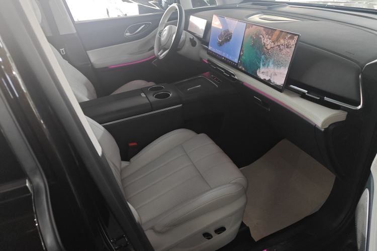 Used VOYAH Dream 2025 PHEV Four-Wheel-Drive Flagship Kunpeng Edition Right Front Seat