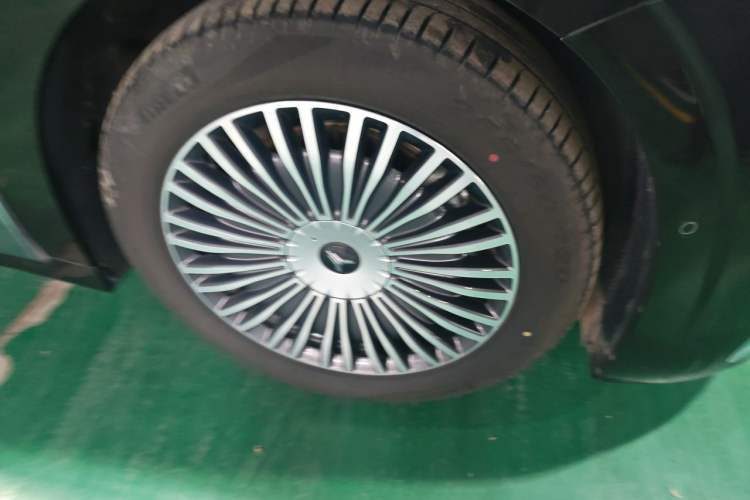 Used VOYAH Dream 2025 PHEV Four-Wheel-Drive Flagship Kunpeng Edition Right Front Wheel Hub
