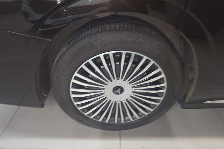 Used VOYAH Dream 2025 PHEV Four-Wheel-Drive Flagship Version – Qiankun Edition Right Rear Wheel Hub