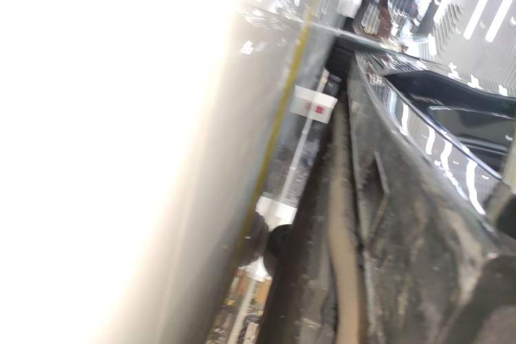 Used VOYAH Dream 2025 PHEV Four-Wheel-Drive Flagship Version – Qiankun Edition Right Side Sill