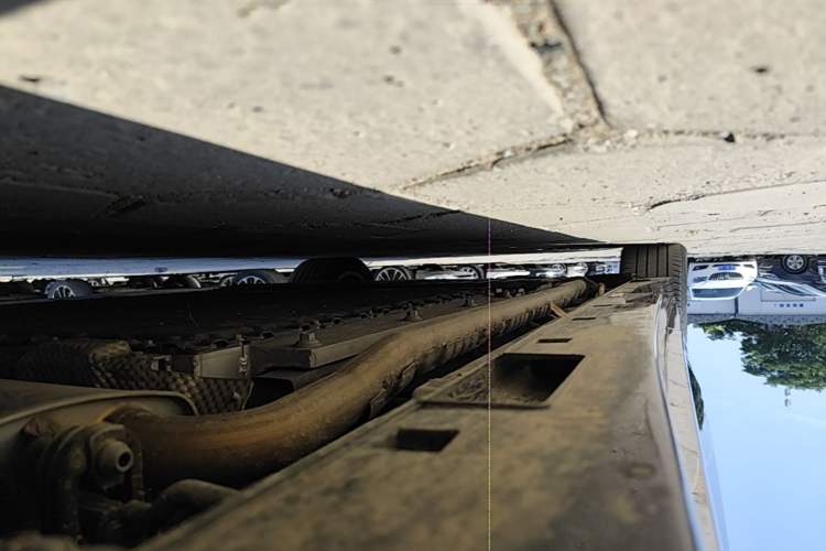 Used VOYAH Dream 2025 PHEV Four-Wheel-Drive Flagship Kunpeng Edition Right Side Sill