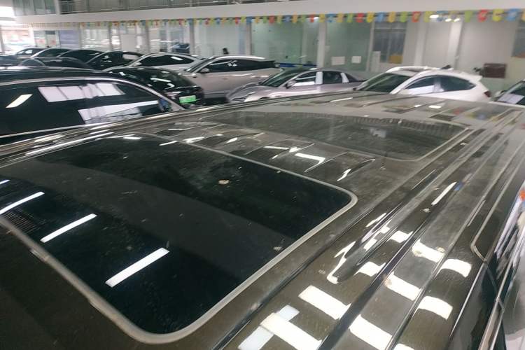 Used VOYAH Dream 2025 PHEV Four-Wheel-Drive Flagship Kunpeng Edition Roof