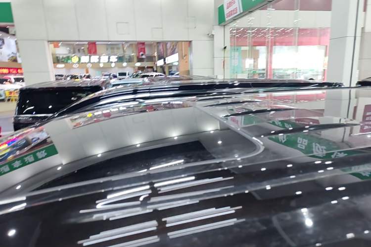Used VOYAH Dream 2025 PHEV Four-Wheel-Drive Flagship Kunpeng Edition Roof