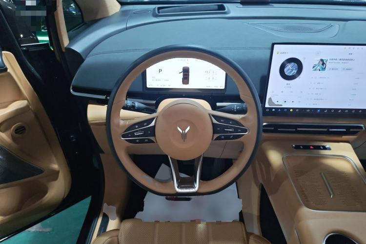 Used VOYAH Dream 2025 PHEV Four-Wheel-Drive Flagship Kunpeng Edition Steering Wheel
