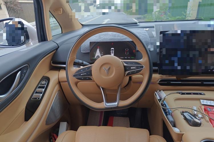 Used VOYAH Dream 2025 PHEV Four-Wheel Drive Prestige Kunpeng Edition Steering Wheel