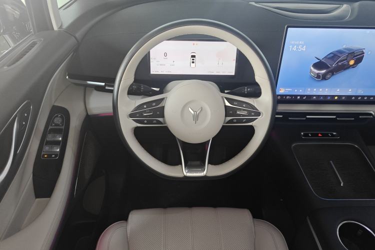 Used VOYAH Dream 2025 PHEV Four-Wheel-Drive Flagship Kunpeng Edition Steering Wheel