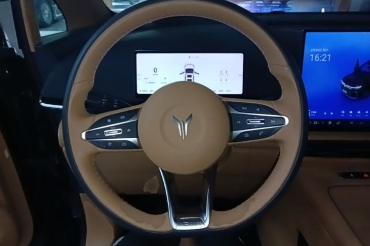 Used VOYAH Dream 2025 PHEV Four-Wheel-Drive Flagship Kunpeng Edition Steering Wheel