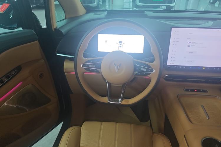 Used VOYAH Dream 2025 PHEV Four-Wheel-Drive Flagship Kunpeng Edition Steering Wheel