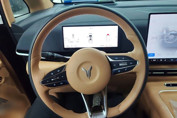 Used VOYAH Dream 2025 PHEV Four-Wheel-Drive Flagship Kunpeng Edition Steering Wheel