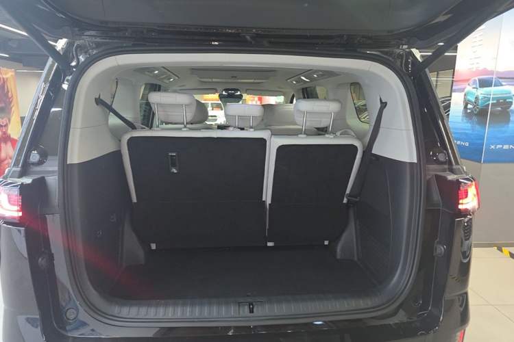 Used VOYAH Dream 2025 PHEV Four-Wheel-Drive Flagship Version – Qiankun Edition Trunk