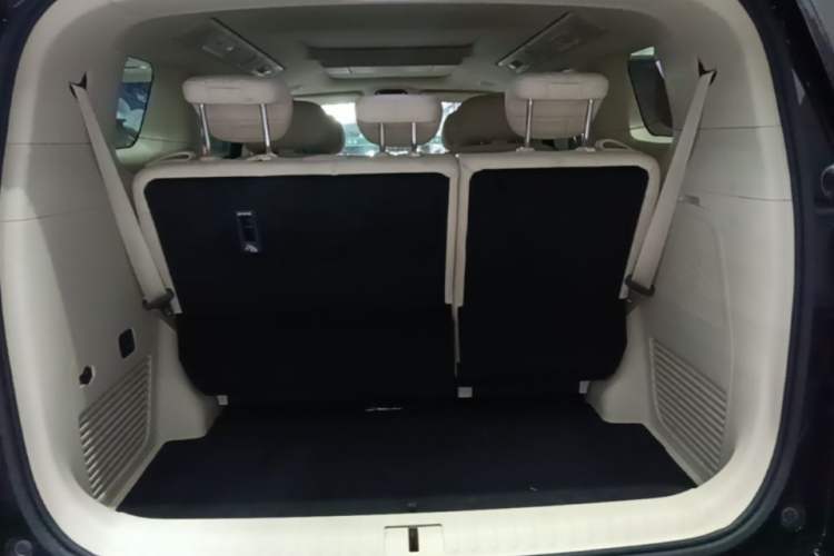 Used VOYAH Dream 2025 PHEV Four-Wheel Drive Prestige Kunpeng Edition Trunk