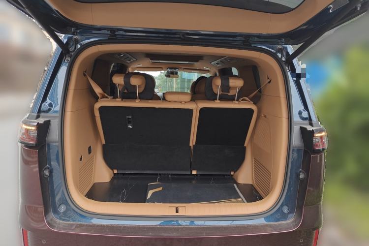 Used VOYAH Dream 2025 PHEV Four-Wheel Drive Prestige Kunpeng Edition Trunk