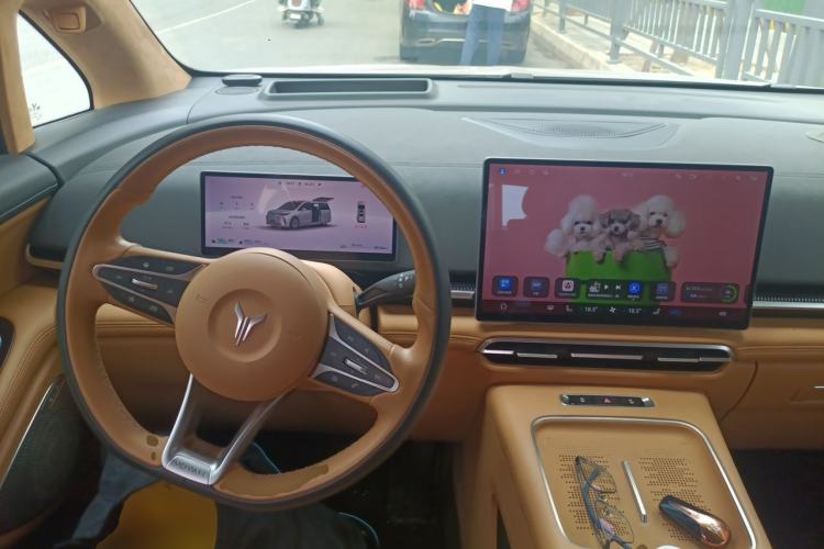 Used VOYAH Dream 2025 PHEV Four-Wheel-Drive Flagship Version – Qiankun Edition Center Console