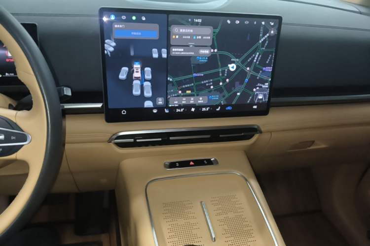 Used VOYAH Dream 2025 PHEV Four-Wheel-Drive Flagship Version – Qiankun Edition Audio And AC Panel