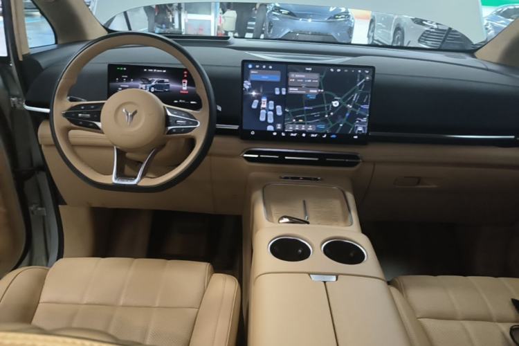 Used VOYAH Dream 2025 PHEV Four-Wheel-Drive Flagship Version – Qiankun Edition Center Console
