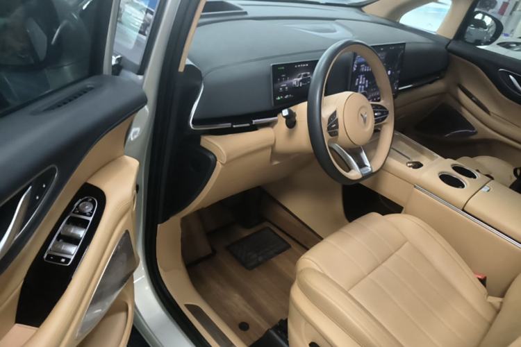 Used VOYAH Dream 2025 PHEV Four-Wheel-Drive Flagship Version – Qiankun Edition Driver Seat
