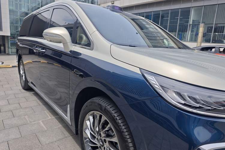 Used VOYAH Dream 2025 PHEV Four-Wheel-Drive Flagship Version – Qiankun Edition Exterior 11