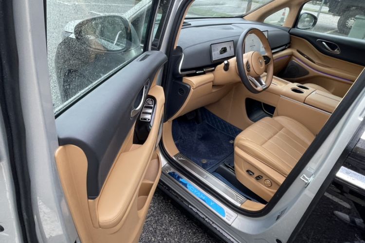 Used VOYAH Dream 2025 PHEV Four-Wheel-Drive Flagship Version – Qiankun Edition Exterior 11