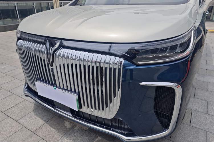 Used VOYAH Dream 2025 PHEV Four-Wheel-Drive Flagship Version – Qiankun Edition Exterior 2