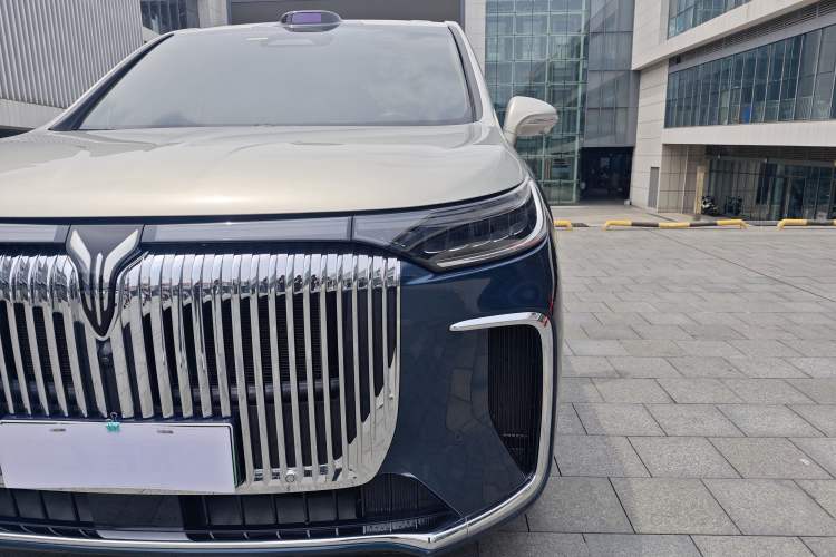 Used VOYAH Dream 2025 PHEV Four-Wheel-Drive Flagship Version – Qiankun Edition Exterior 3
