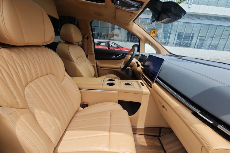 Used VOYAH Dream 2025 PHEV Four-Wheel-Drive Flagship Version – Qiankun Edition Interior 12