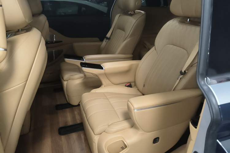 Used VOYAH Dream 2025 PHEV Four-Wheel-Drive Flagship Version – Qiankun Edition Left Rear Seat