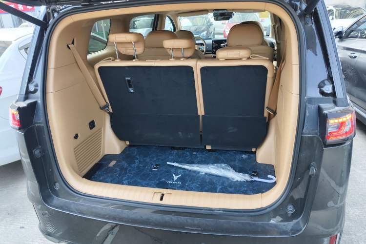 Used VOYAH Dream 2025 PHEV Four-Wheel-Drive Flagship Version – Qiankun Edition Trunk