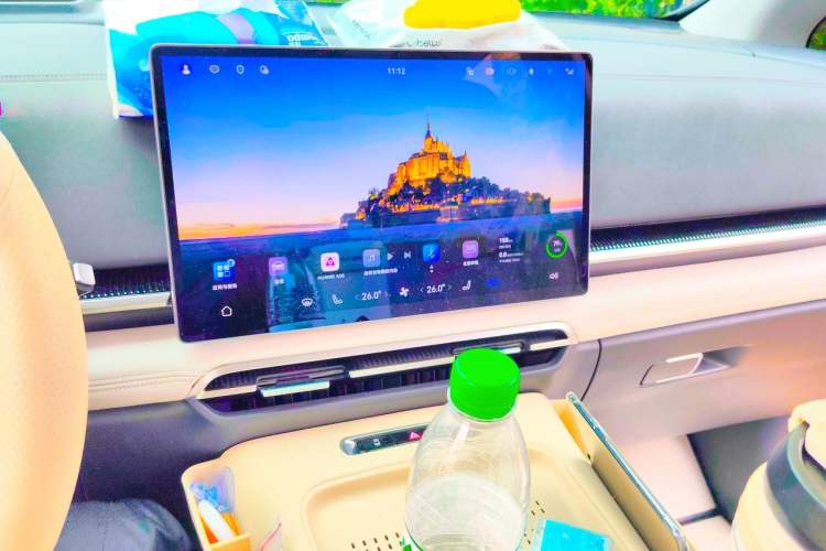 Used VOYAH Dream 2025 PHEV Four-Wheel-Drive Flagship Version – Qiankun Edition Audio And AC Panel