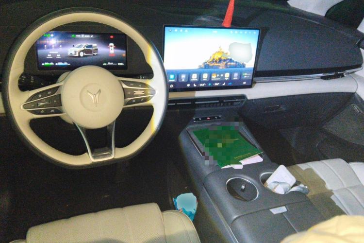 Used VOYAH Dream 2025 PHEV Four-Wheel-Drive Flagship Version – Qiankun Edition Center Console