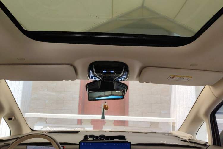 Used VOYAH Dream 2025 PHEV Four-Wheel-Drive Flagship Version – Qiankun Edition Headliner